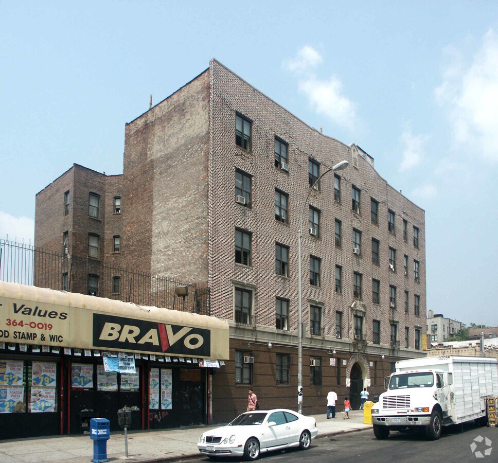 2295 Grand Concourse - 2295 Grand Concourse Apartments