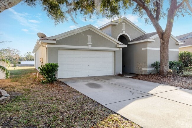 Photo - Highly Desirable Land O’ Lakes Rental With Easy Tampa Access