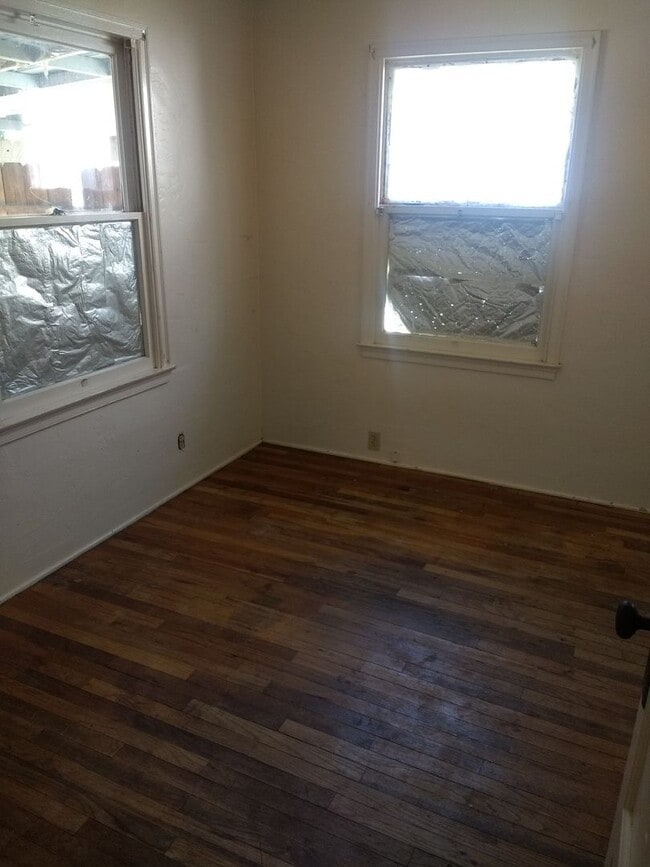Photo - 2 Br 1 Ba available Now