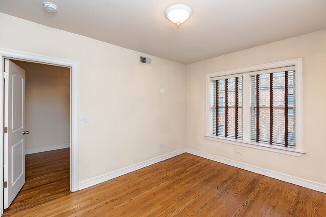 Photo - 3816 N Sheffield Ave Unit 2W