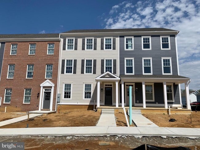 Photo - 852 Mapleton Ave Townhome