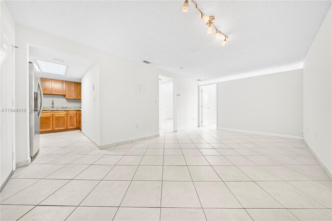 Photo - 1975 Normandy Dr Unit 206