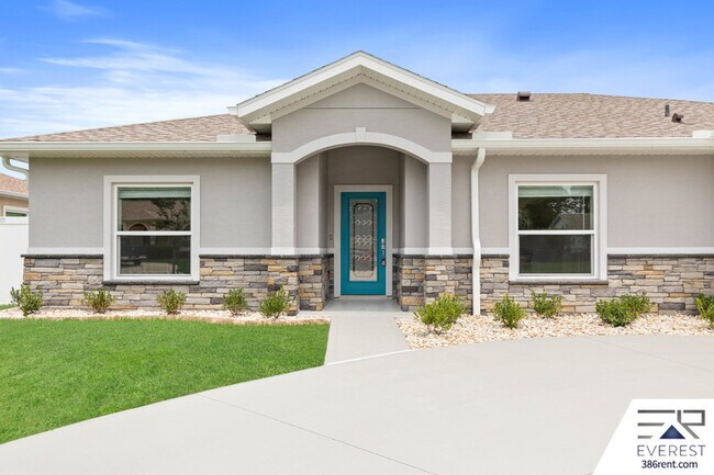 Photo - 22 Woodlyn Ln