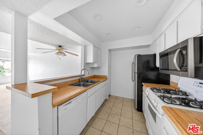Photo - 1118 Valencia St Unit 310