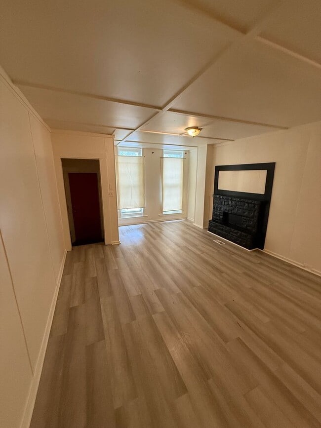 Building Photo - 220 N Luzerne Ave Rental