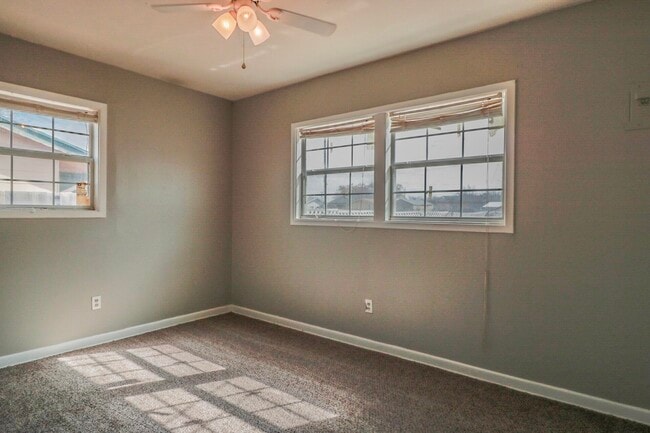 Photo - 3119 Jarvis St