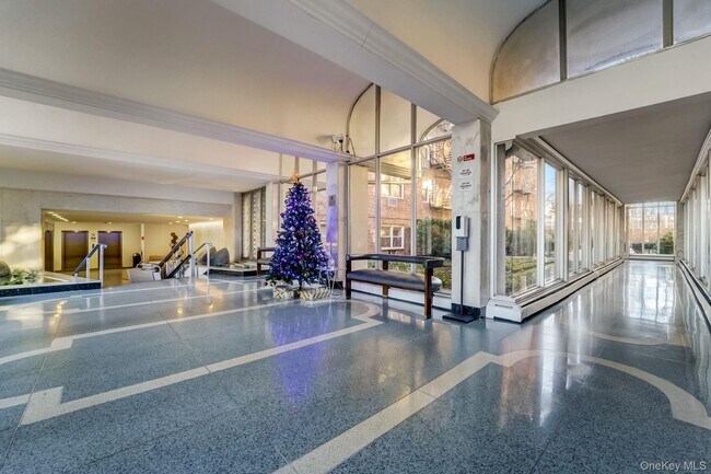 Photo - 54-44 Little Neck Pkwy Unit 5L