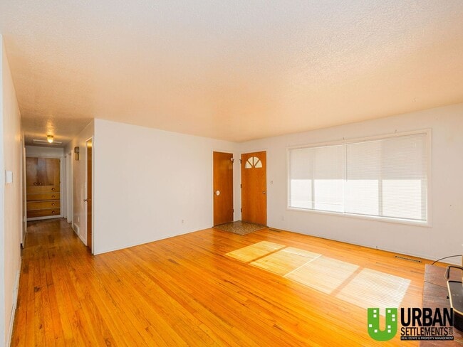 Photo - Charming 3+ Bedroom Home in the Coveted Co...