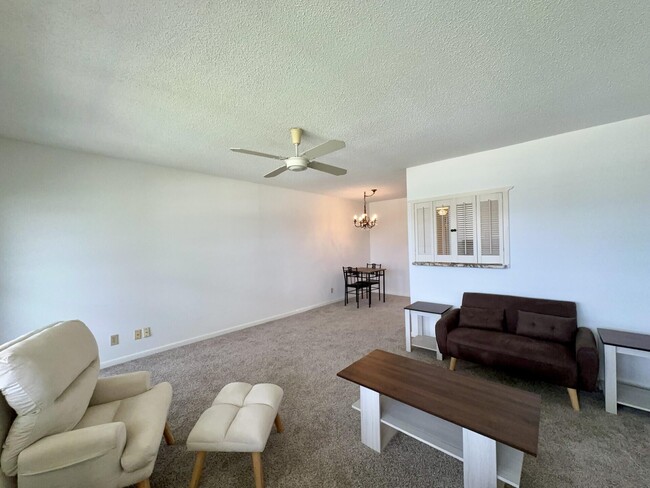 Photo - 155 Andover F