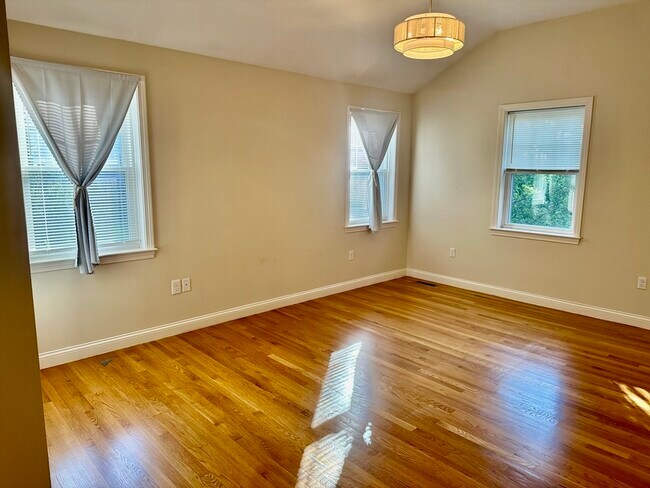 Photo - 185 Summer St