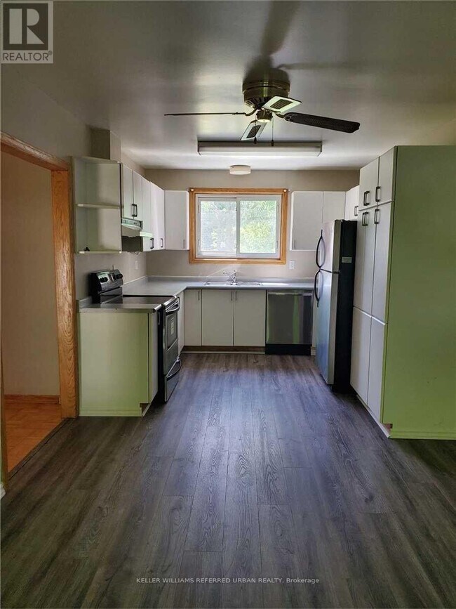 Photo - 598 Middlewoods Dr