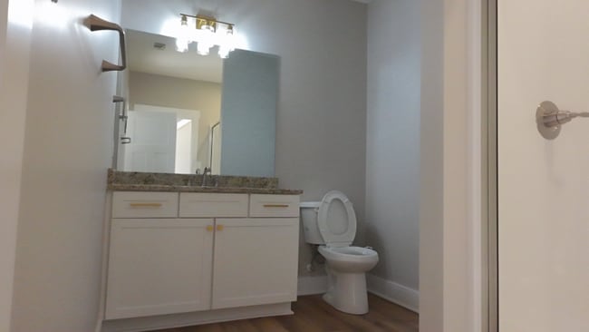 Photo - 233 Pineneedle Rd