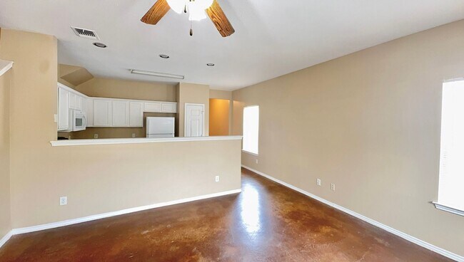 Photo - Townhouse in Woodlake Golf Vista!