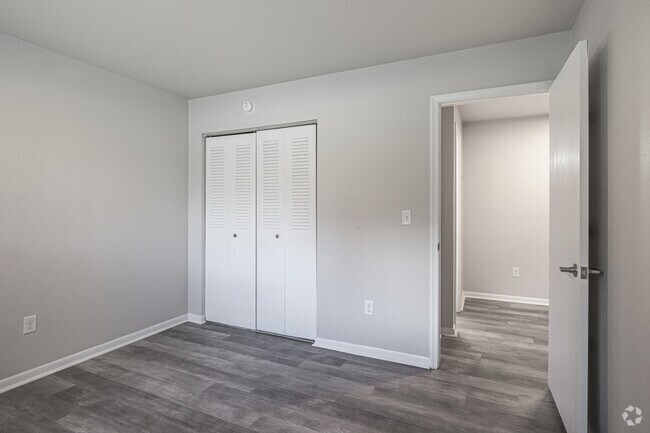 1BR, 1BA - 500SF - Bedroom