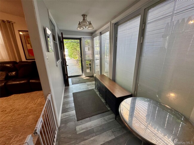 Photo - 749 E 224th St