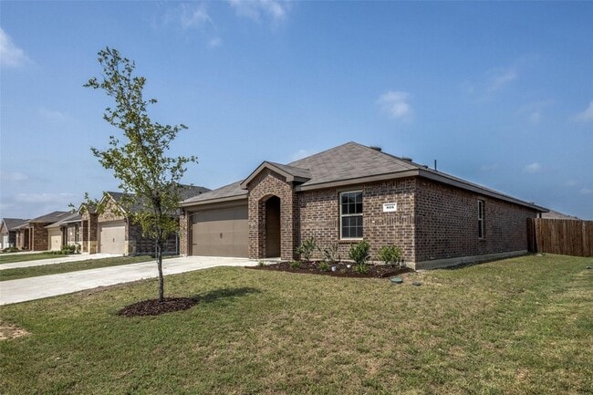Photo - 808 Saddle Horn Way