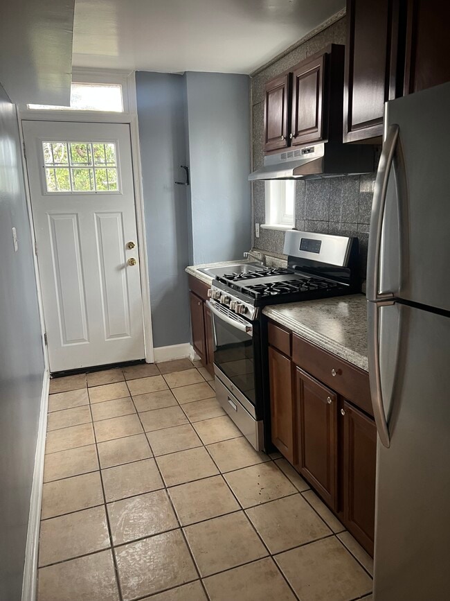 Photo - 55 Galveston Pl SW