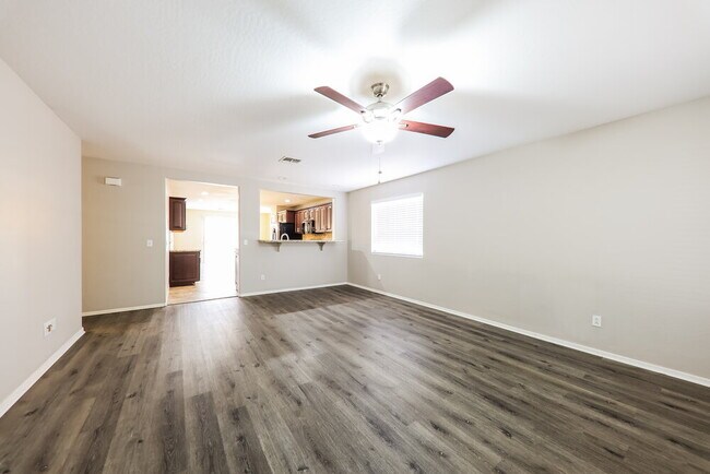 15955 W Winchcomb Dr