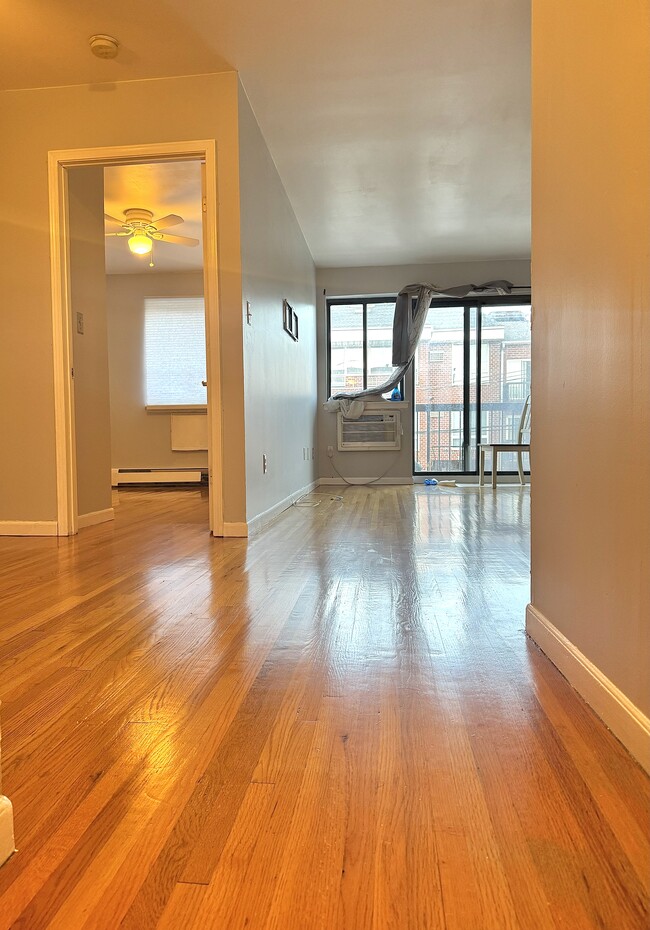 Building Photo - 7534 113th St Unit 2 Rental