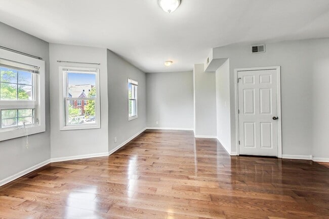 Photo - 1725 N Kedzie Ave