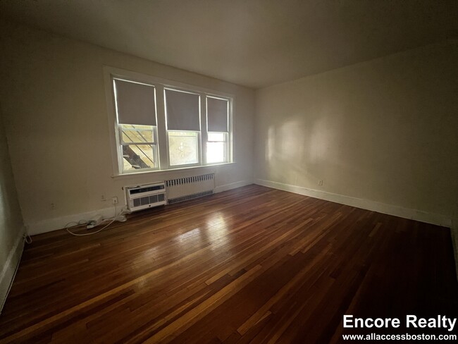 Photo - 33 Lancaster Terrace Unit 104