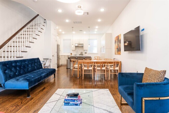 Photo - 289 Pavonia Ave Unit 2