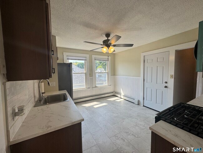 Photo - 73 Brooklawn St Unit 3