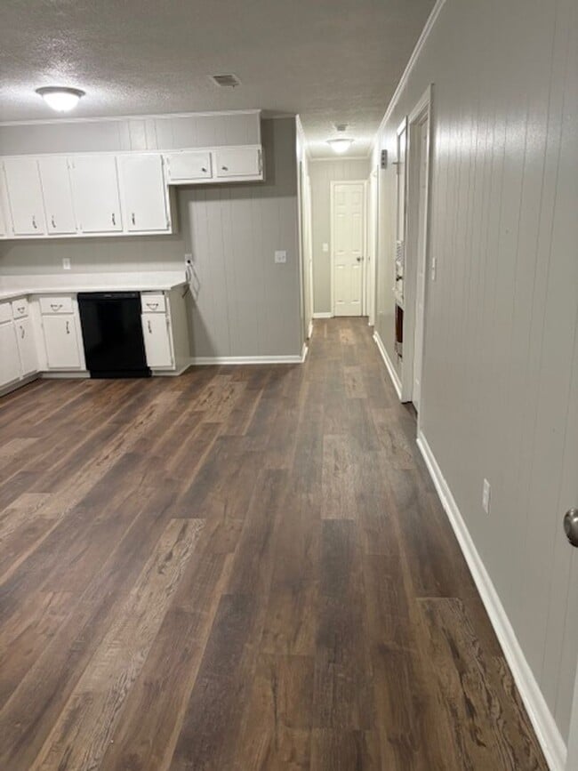 Photo - Renovated 3 Bedroom 1 Bath Home for Rent!