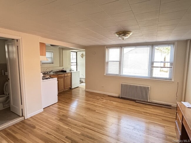 Building Photo - 71-58 70th St