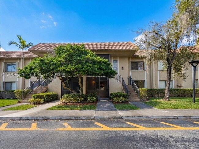 310 Lakeview Dr Unit 105