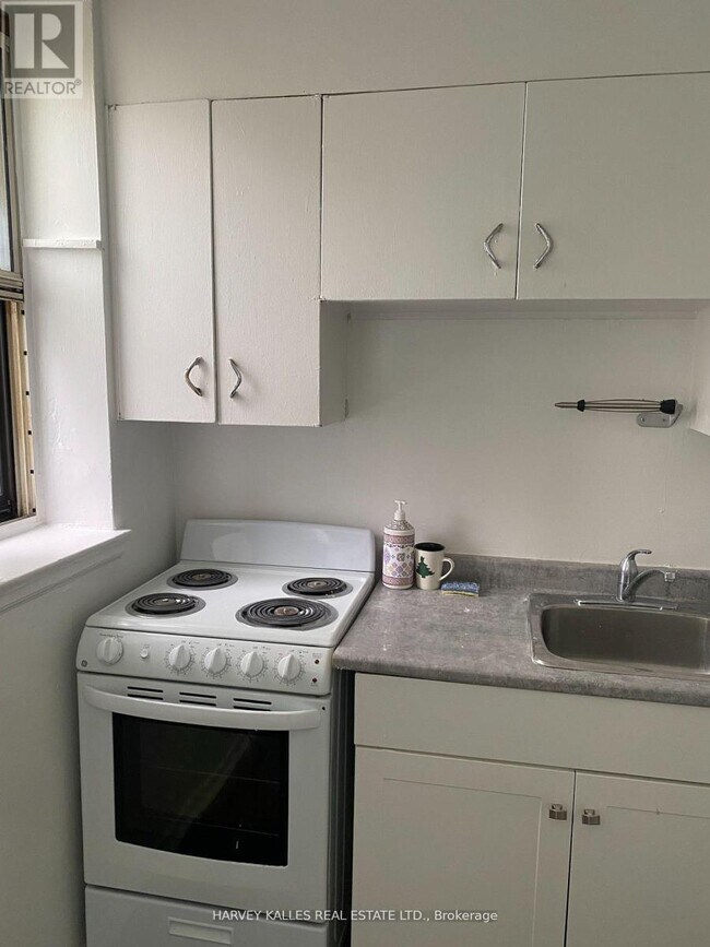 Photo - 1582 Bathurst St Unit 104