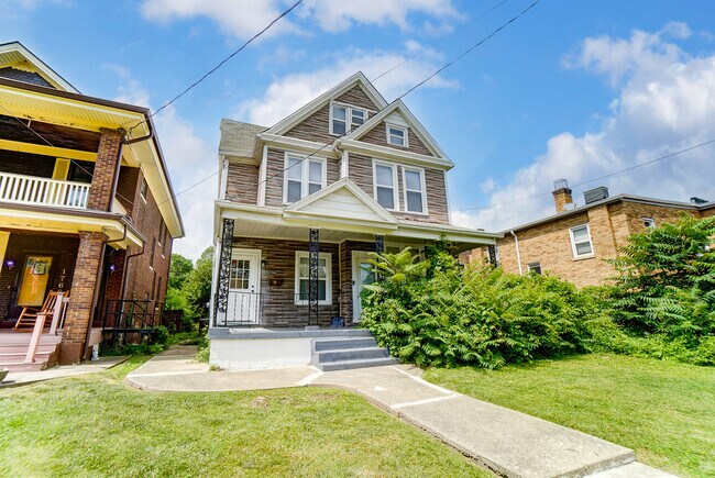 Photo - 1768 Williams Ave