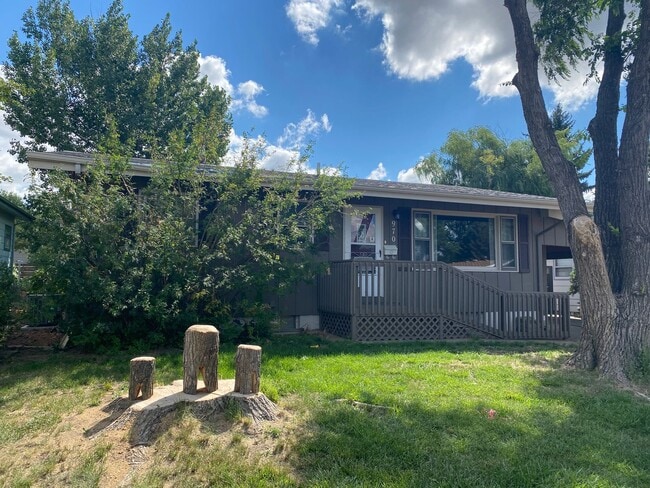 Building Photo - Cozy, single family home