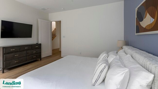 2206 Arroyo Ave Unit 303