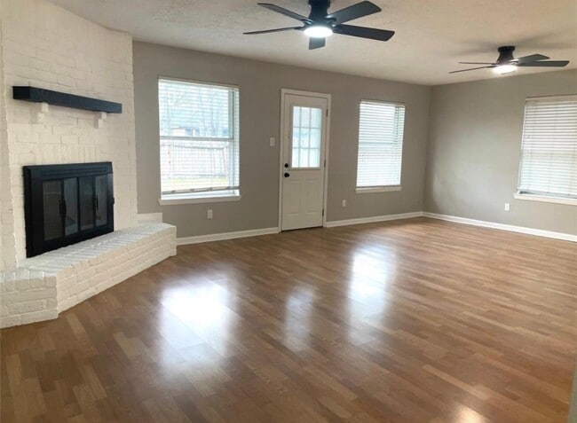 Photo - 5030 Valleyview Dr