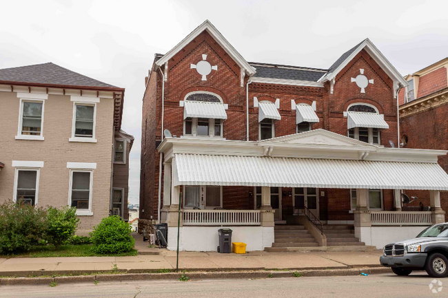 Building Photo - 1660 Iowa St Unit 1/2 Rental