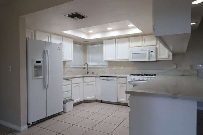 Photo - 528 S Sorrel St