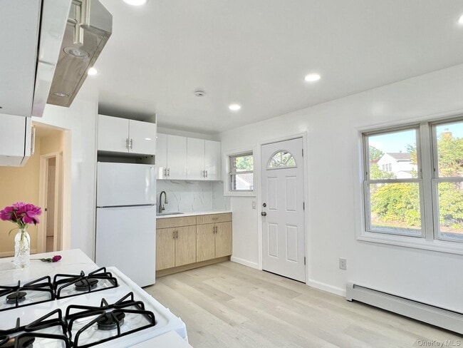 Photo - 33 Cherry Ln