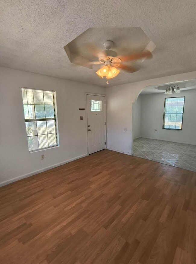 Photo - 2625 Webster St