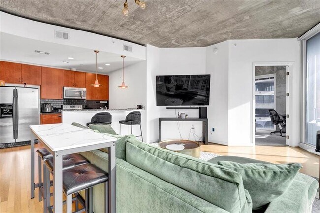 Photo - 400 W Peachtree St NW Unit 1211