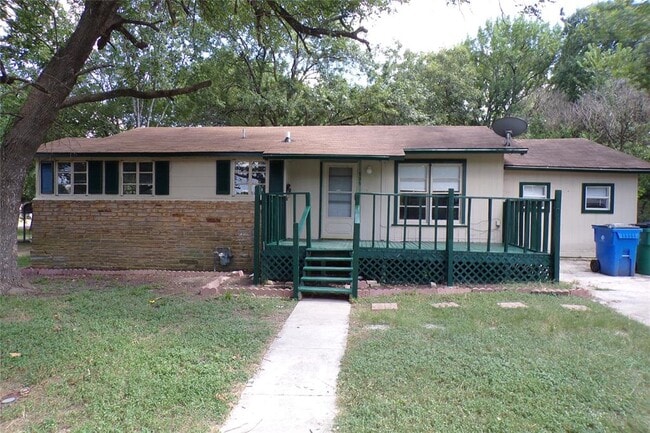 Photo - 705 Otis St House