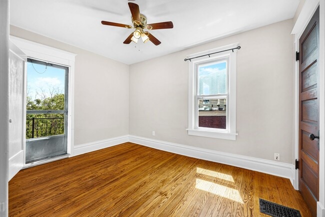 Photo - 502 W High St