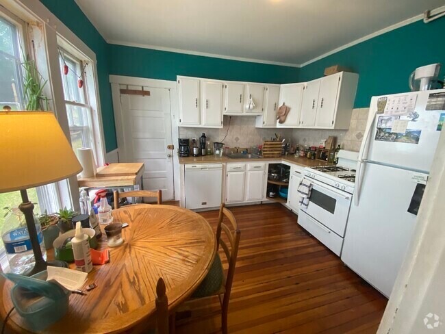 Building Photo - 35 Langley Rd Unit 1 Rental