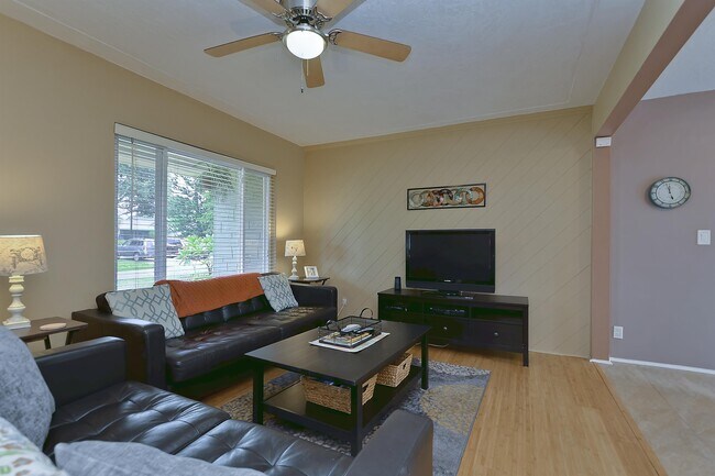 Photo - 5850 24th Ave S