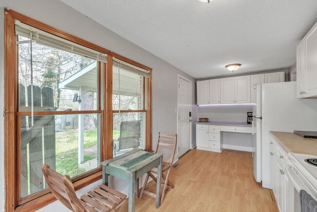 Photo - Charming Cottage in Hendersonville NC