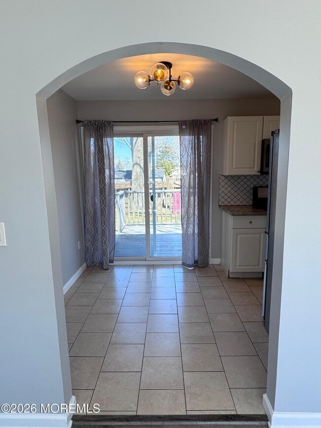 Photo - 39 Harborage Ave