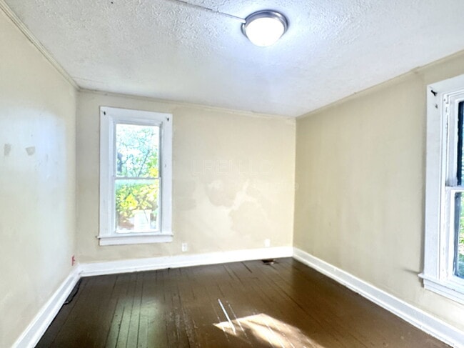 Photo - 2723 Elliott Ave