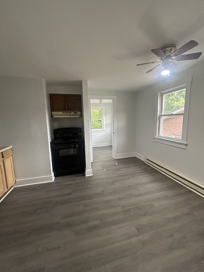 Photo - 1 Bedroom, 1 Bath Second-Floor Apartment for Rent, Pet Friendly.