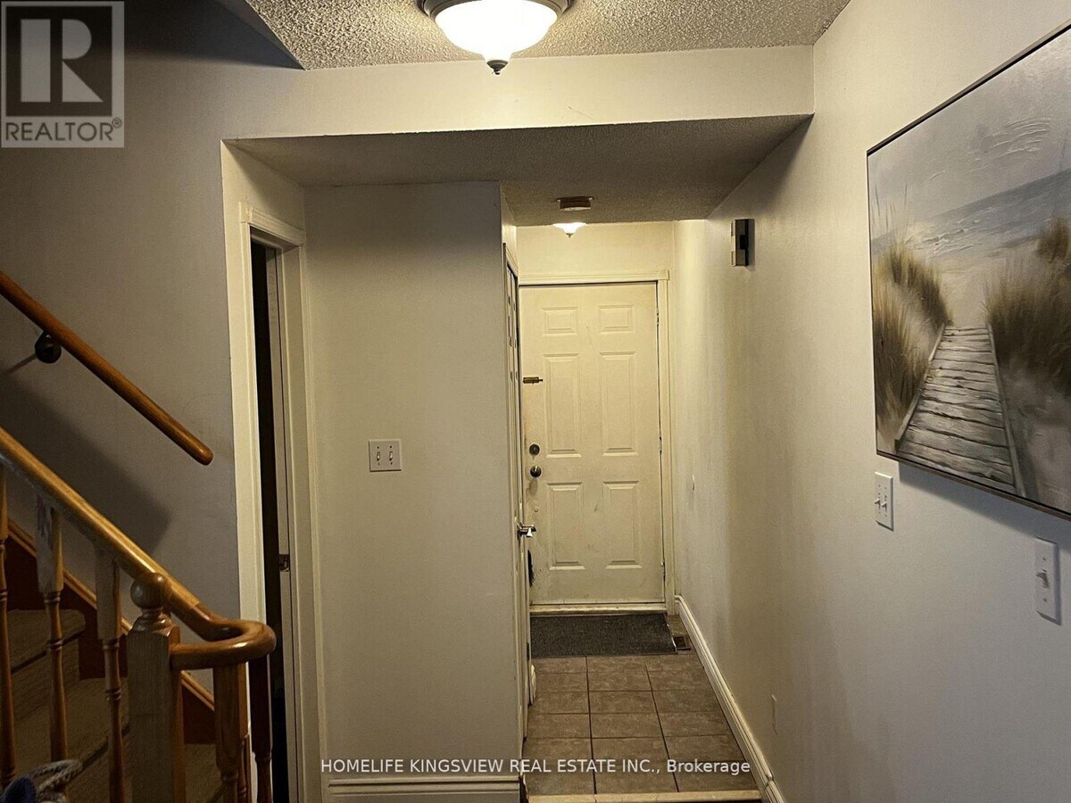 Photo - 79 Cashel Ct