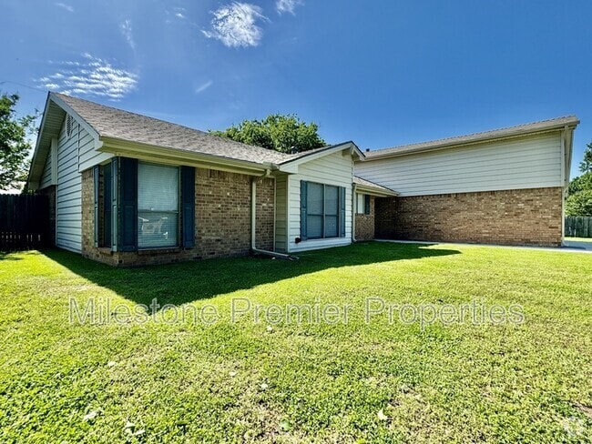 Building Photo - 2110 Oak Creek Cir Rental